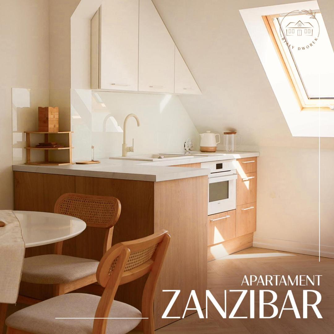 Bialy Dworek Apartment