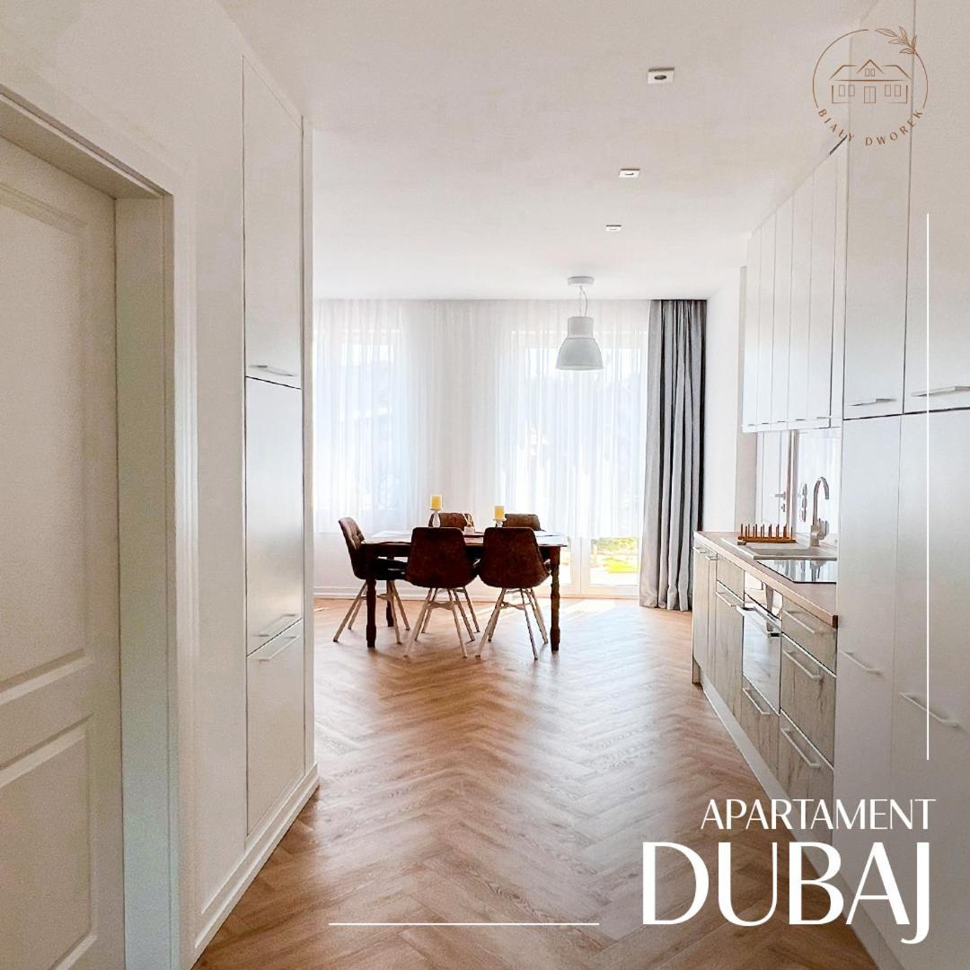 Bialy Dworek Apartment *